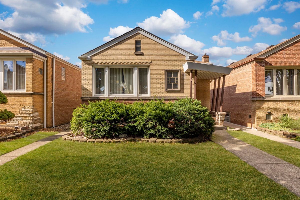 5534 Natoma Avenue, Chicago, IL 60638