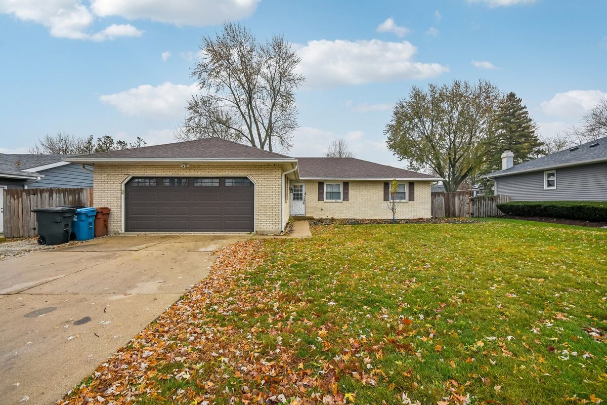 1071 Almond Drive, Aurora, IL 60506