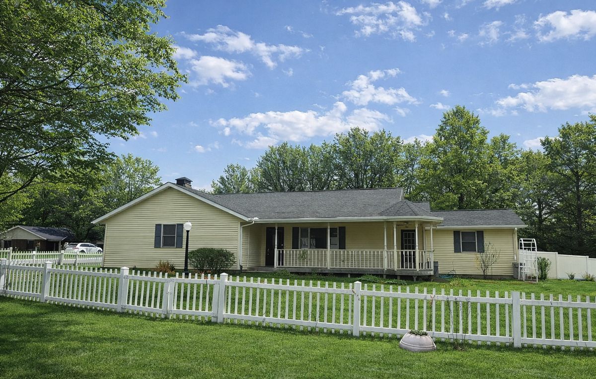 1115 Clapper Court, Mahomet, IL 61853