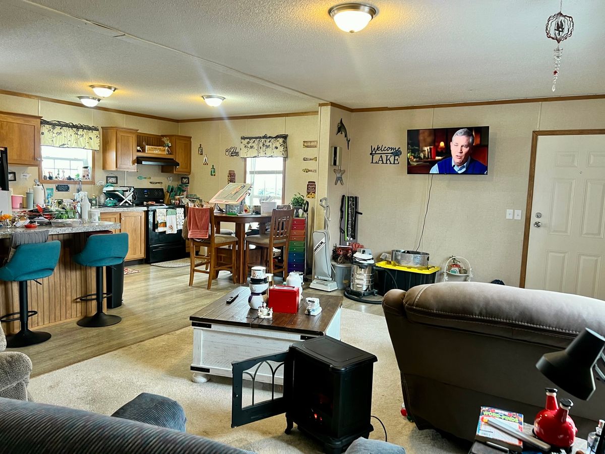 27 Lakeview Road, Gays, IL 61928