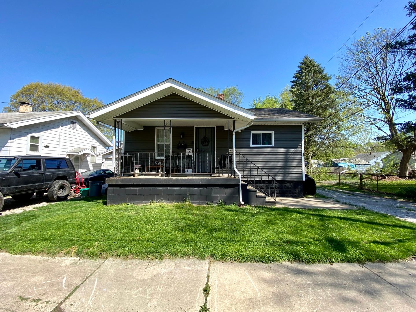 1124 W Cushing Street — Decatur, IL 62526