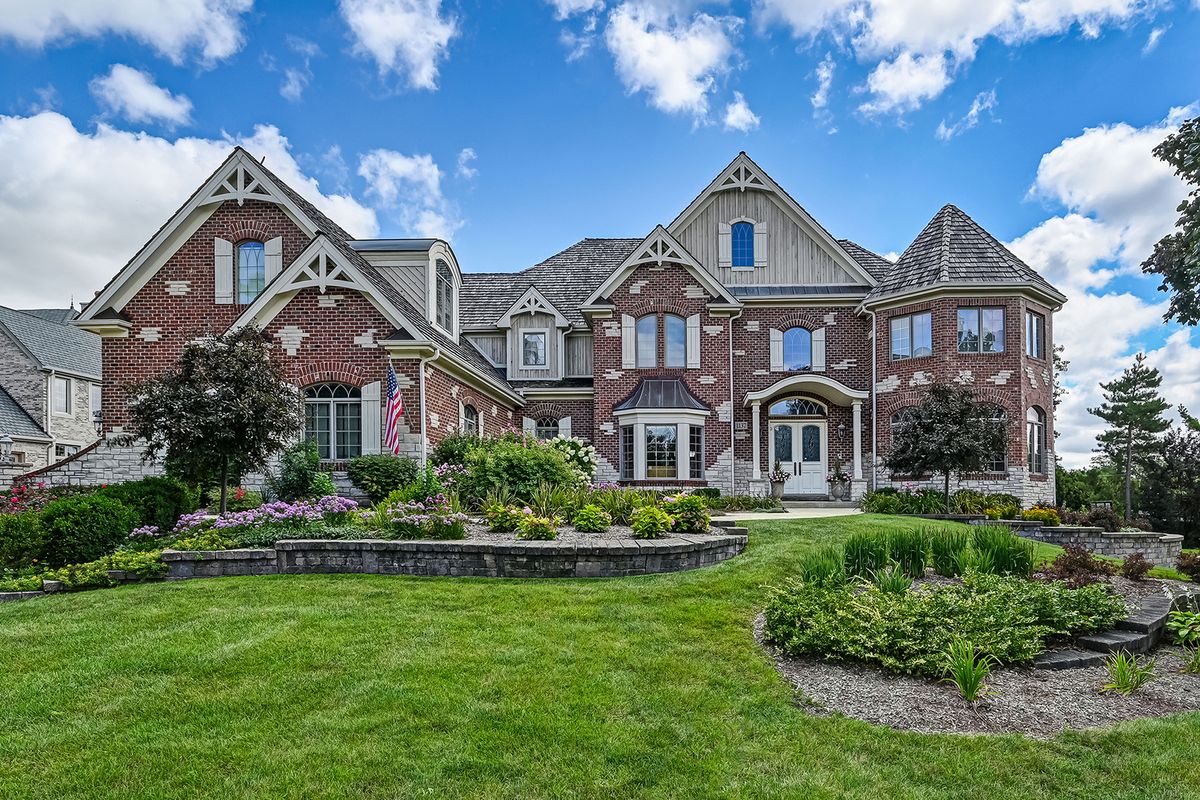 1137 ITASCA Road, Addison, IL 60101