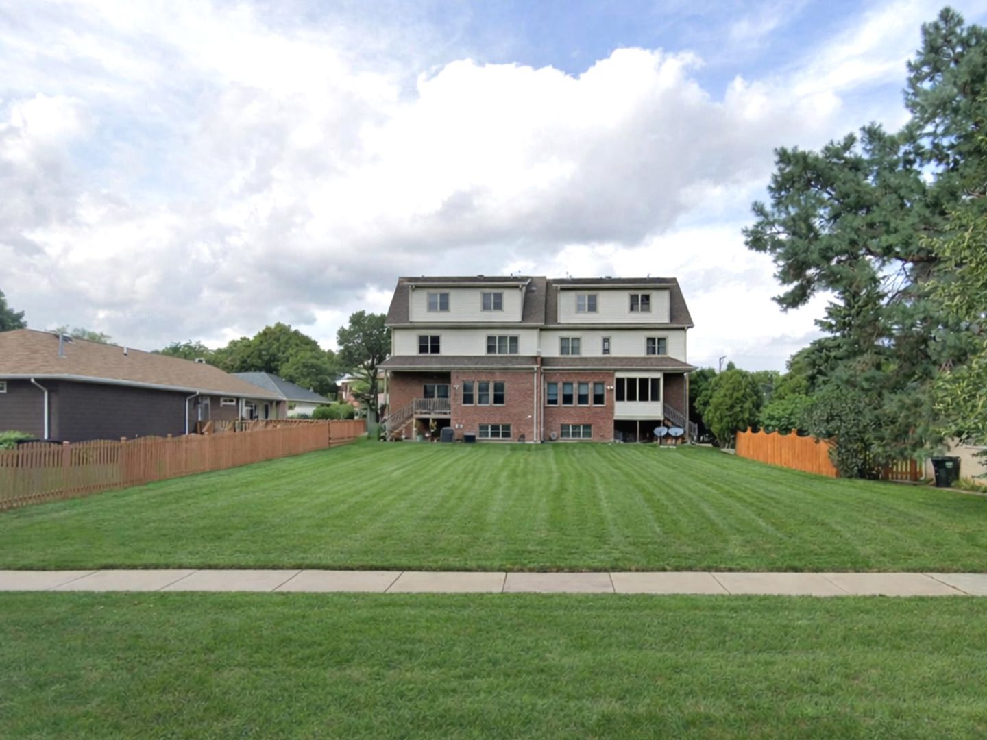 5526 MAIN Street — Morton Grove, IL 60053