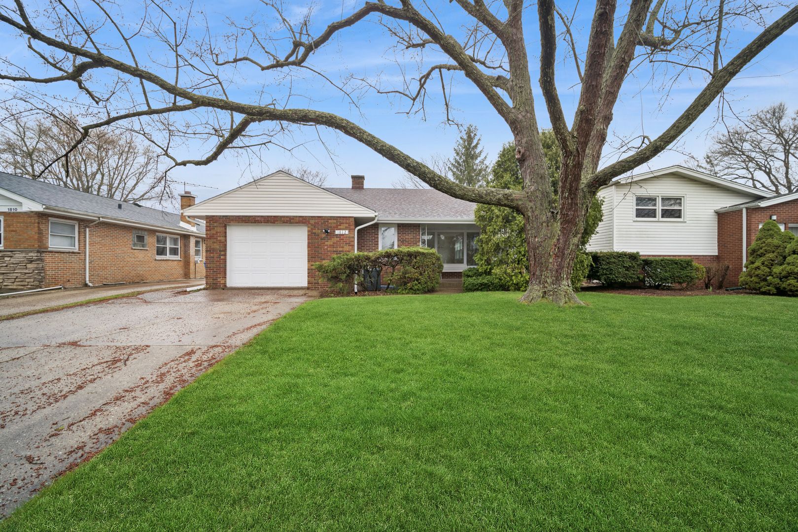 1812 Winthrop Road — Highland Park, IL 60035