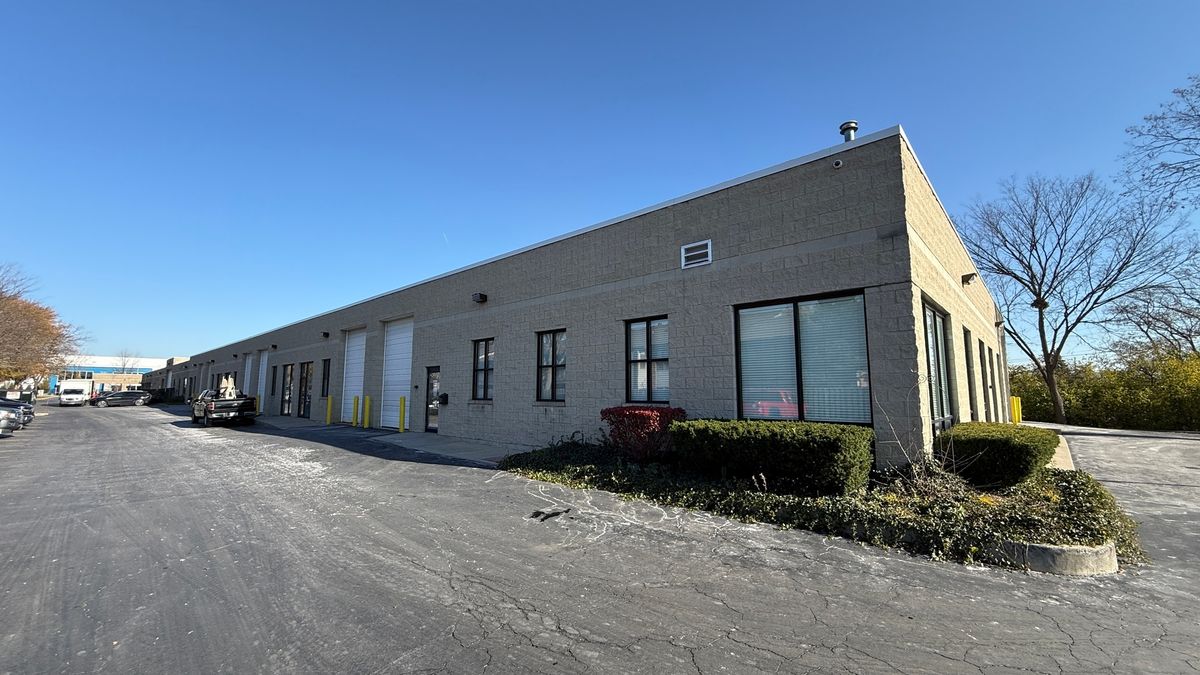 831 Oakton Street, Elk Grove Village, IL 60007