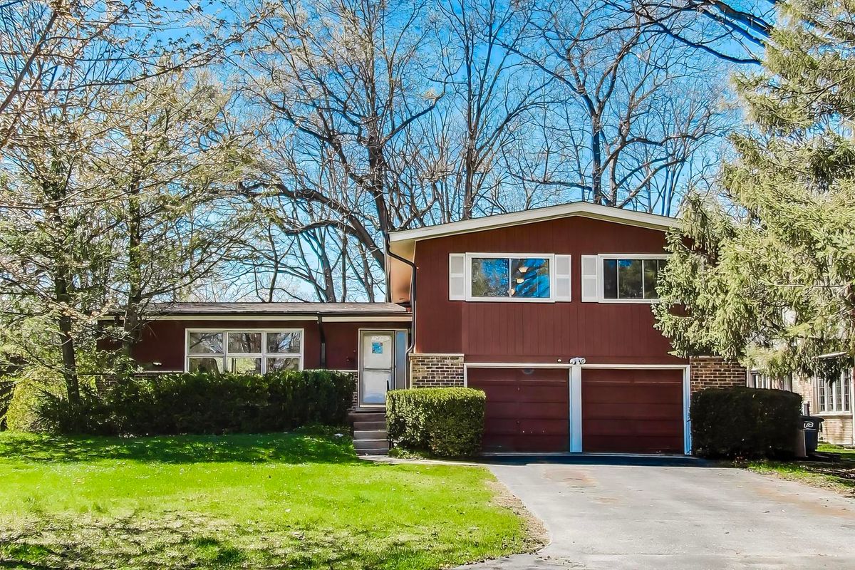 2710 Marl Oak Drive, Highland Park, IL 60035