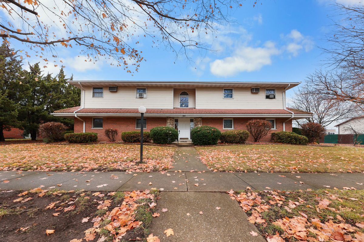 100 Green Acres Drive, Morris, IL 60450