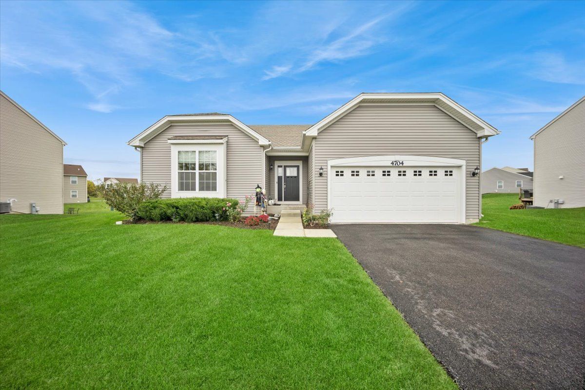 4704 Fox Trail Court — Wonder Lake, IL 60097