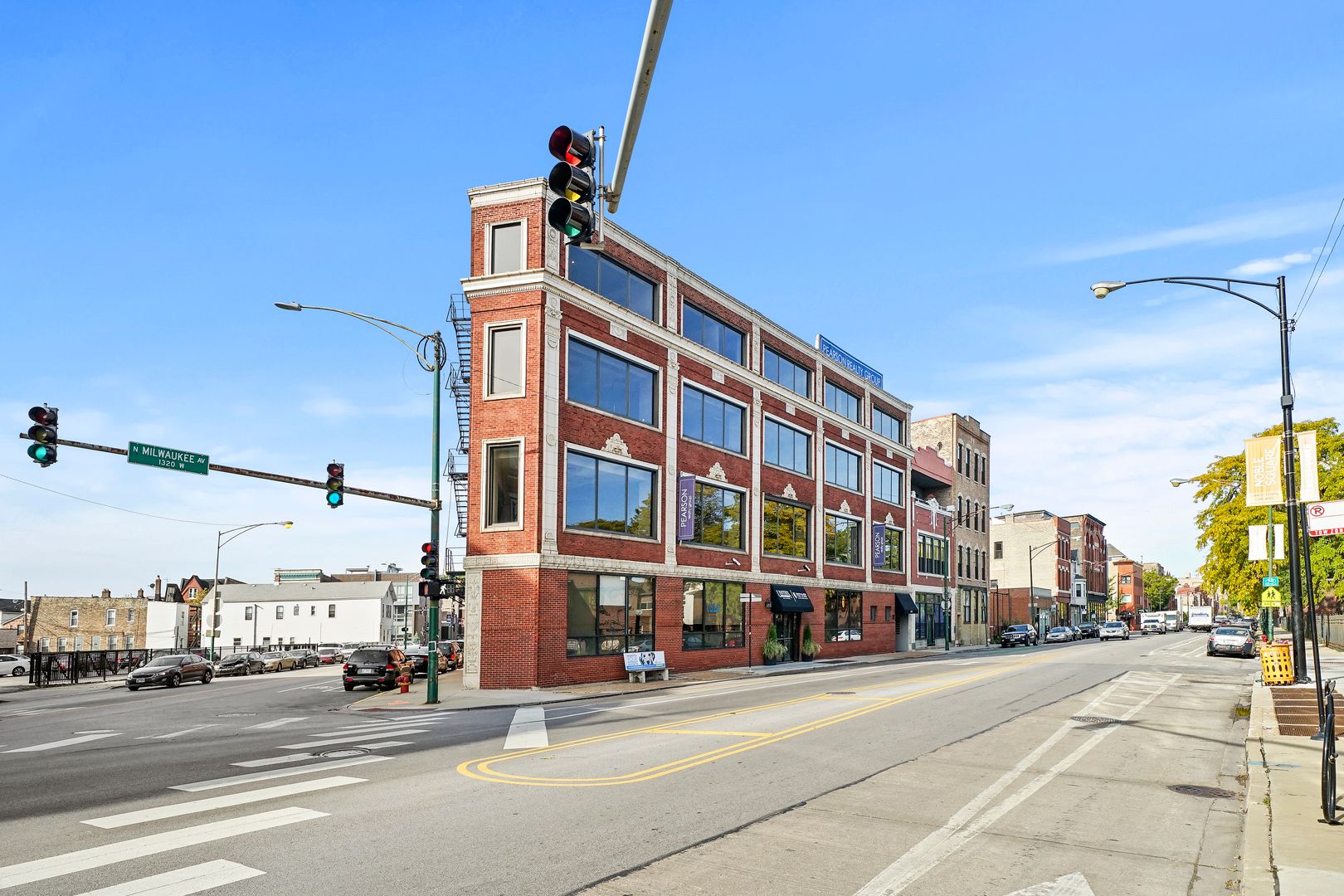 1000 MILWAUKEE Avenue — Chicago, IL 60642