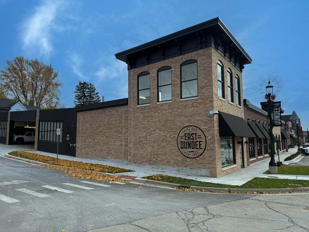 110 N River Street — East Dundee, IL 60118