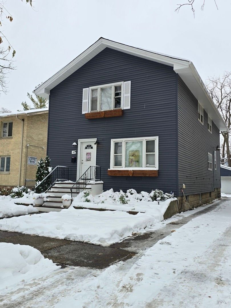 63 Kimbark Road, Riverside, IL 60546