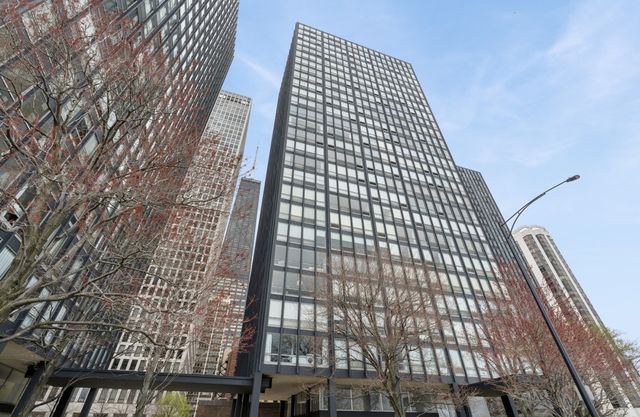 880 N LAKE SHORE Drive #16DH — Chicago, IL 60611