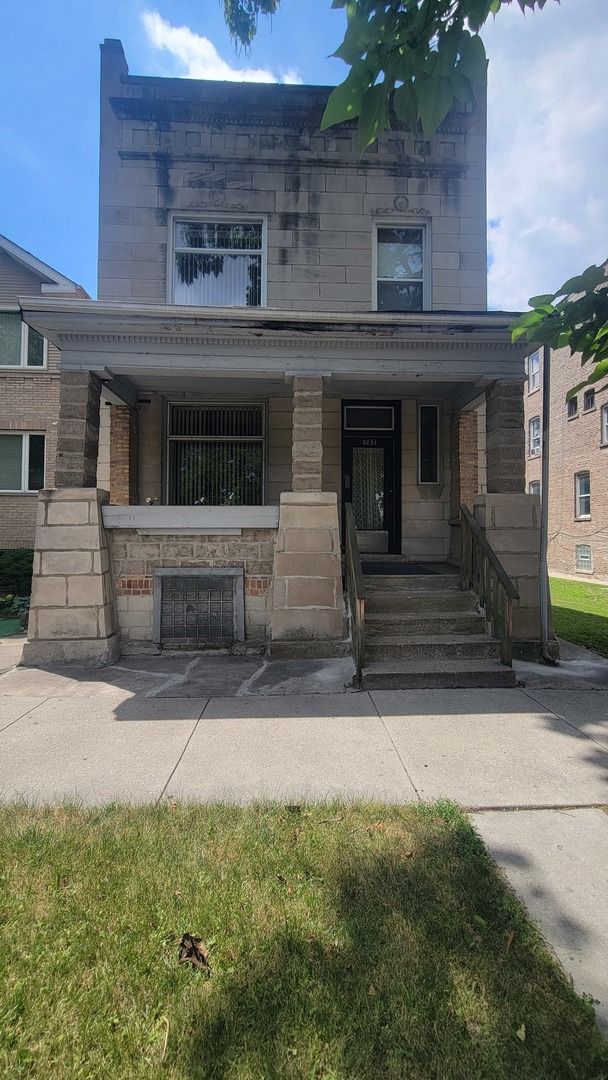 3231 W Flournoy Street #2 — Chicago, IL 60624