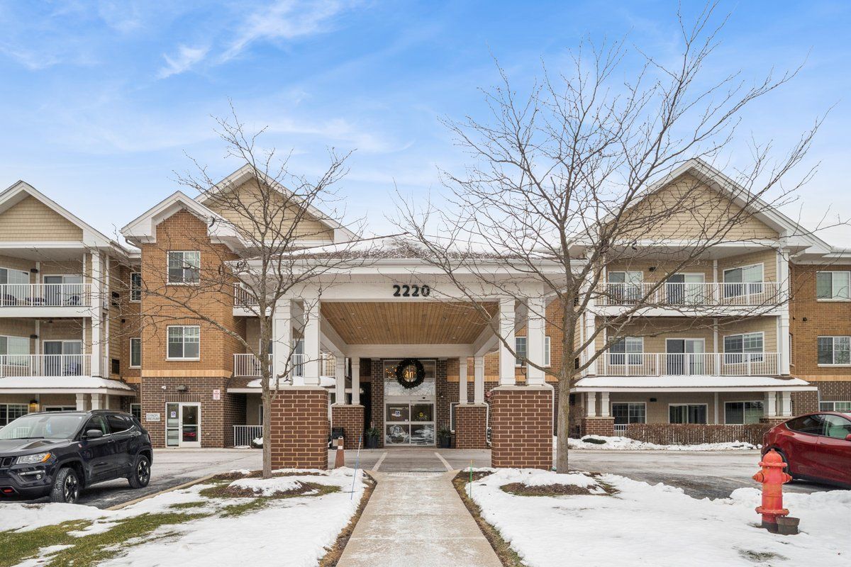 2220 Founders Drive #117 — Northbrook, IL 60062