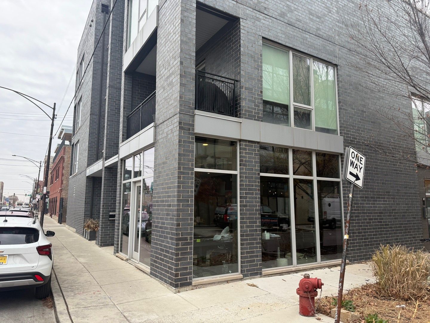 1722 W Grand Avenue — Chicago, IL 60622