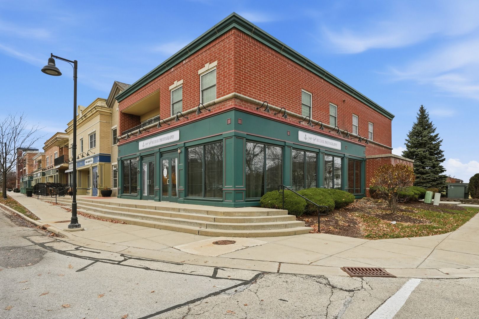 1 Old Frankfort Way #1-5 — Frankfort, IL 60423