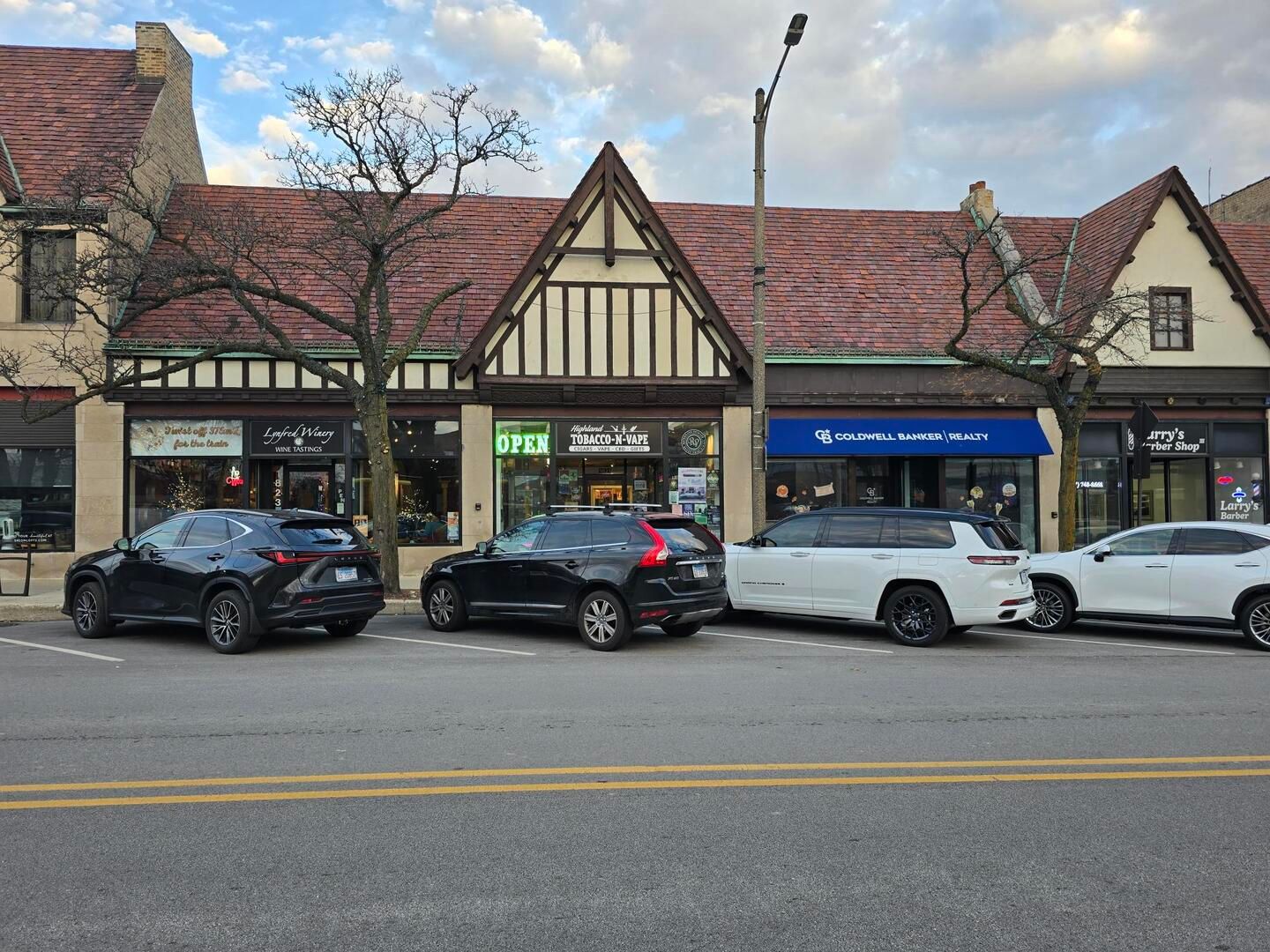 1621 Saint Johns Avenue — Highland Park, IL 60035
