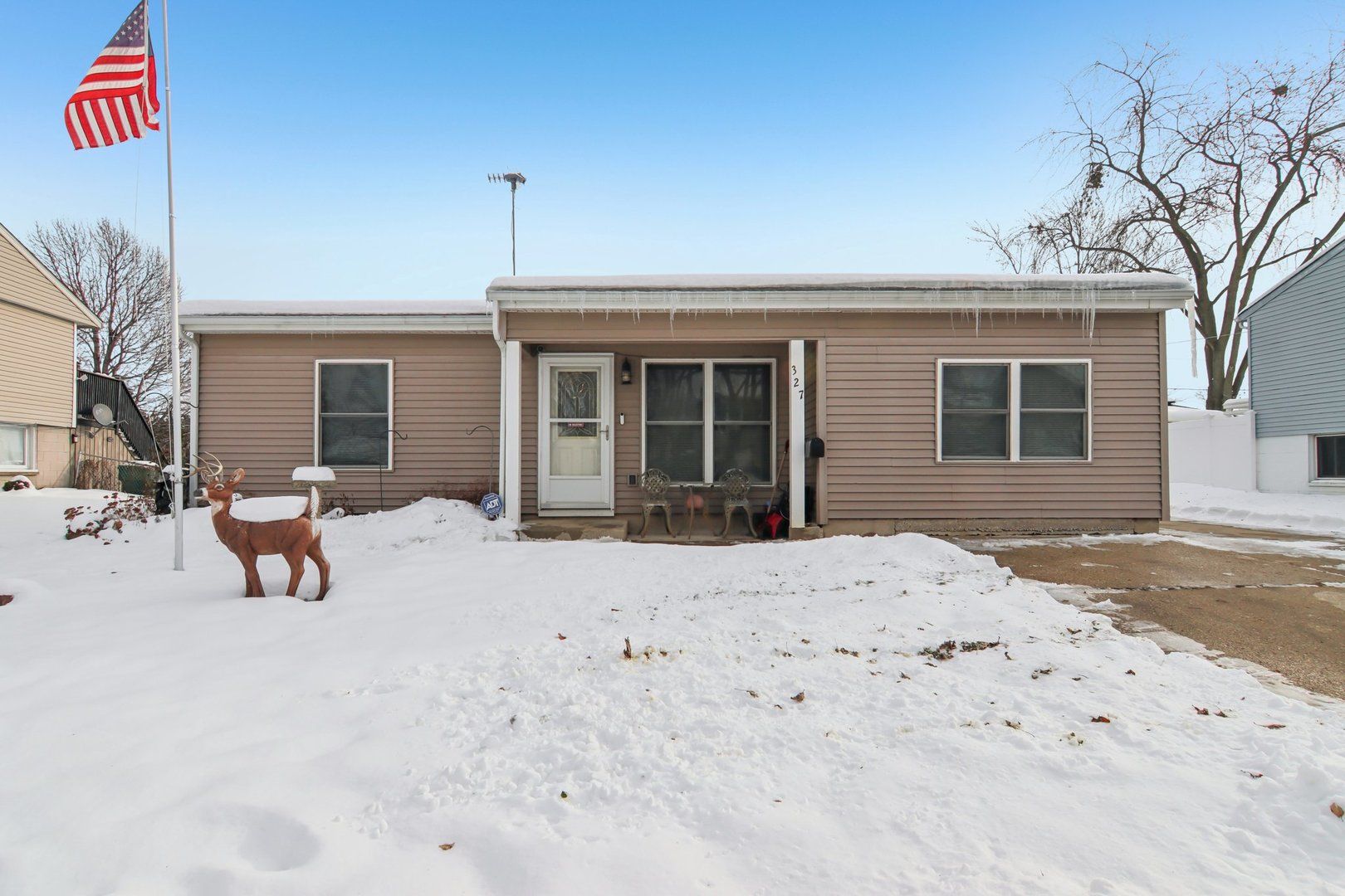 327 Hickory Avenue — Romeoville, IL 60446