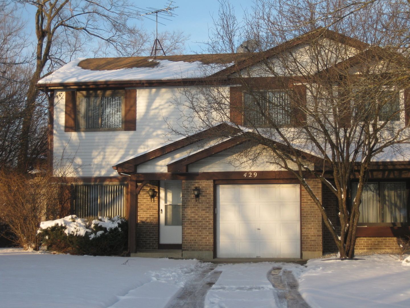429 Pacific Court — Wheeling, IL 60090