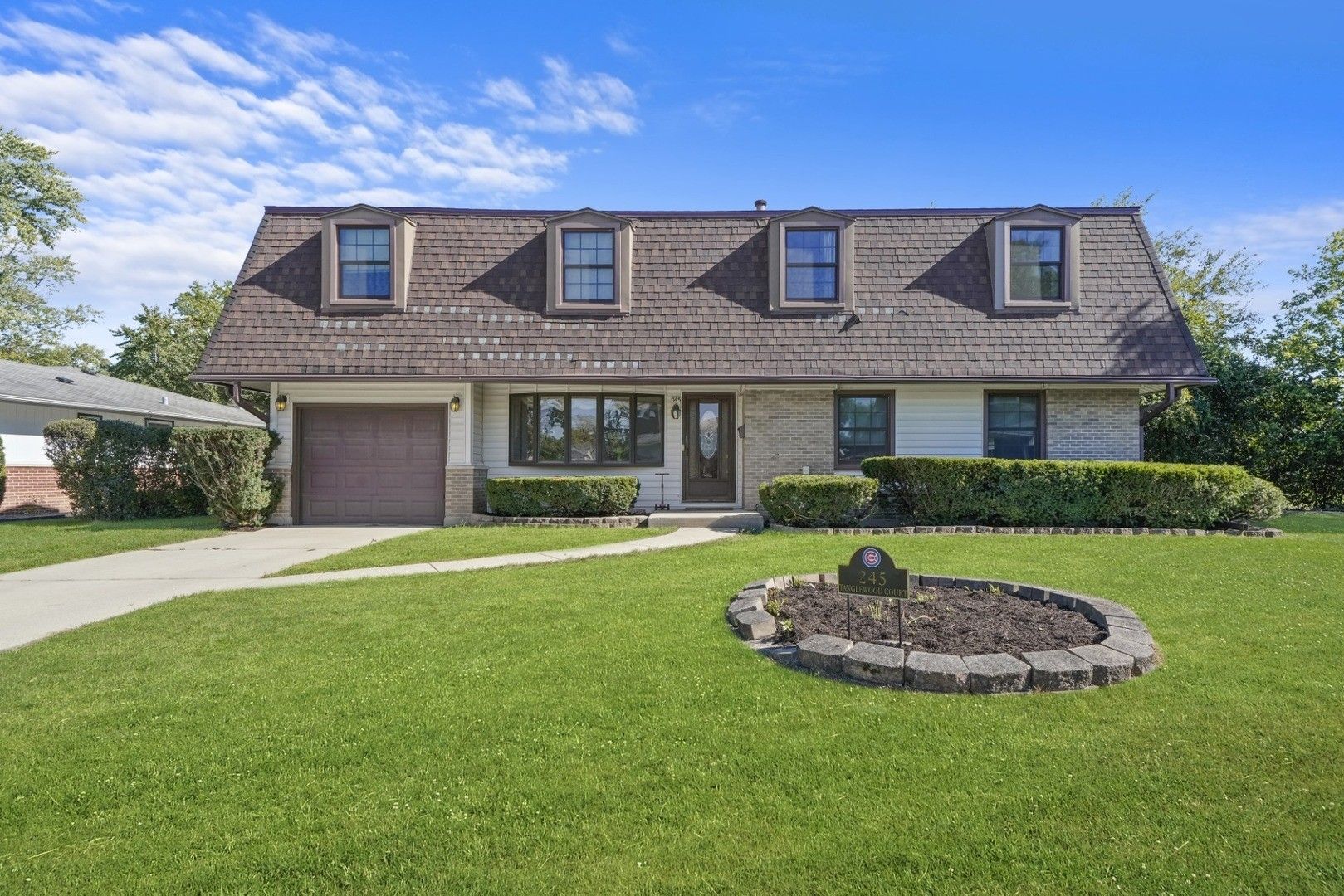245 Tanglewood Court — Elk Grove Village, IL 60007