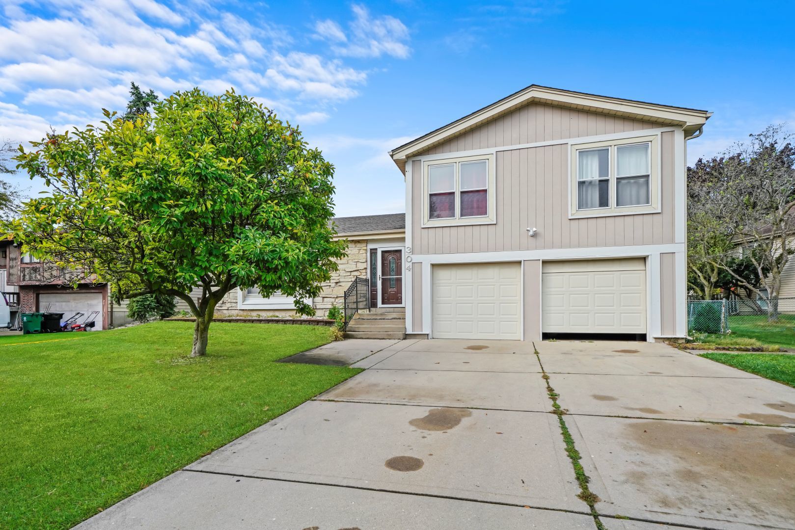 304 Sutherland Lane — Bloomingdale, IL 60108