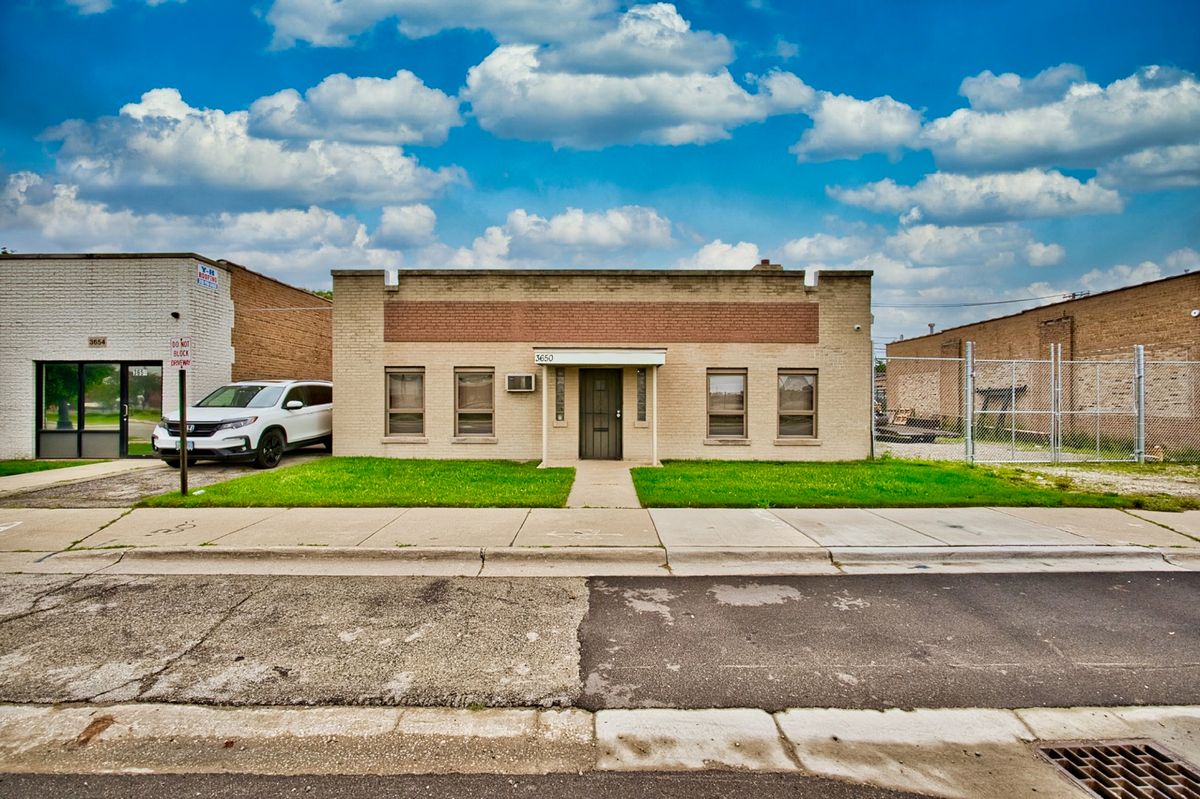 3650 Oakton Street, Skokie, IL 60076