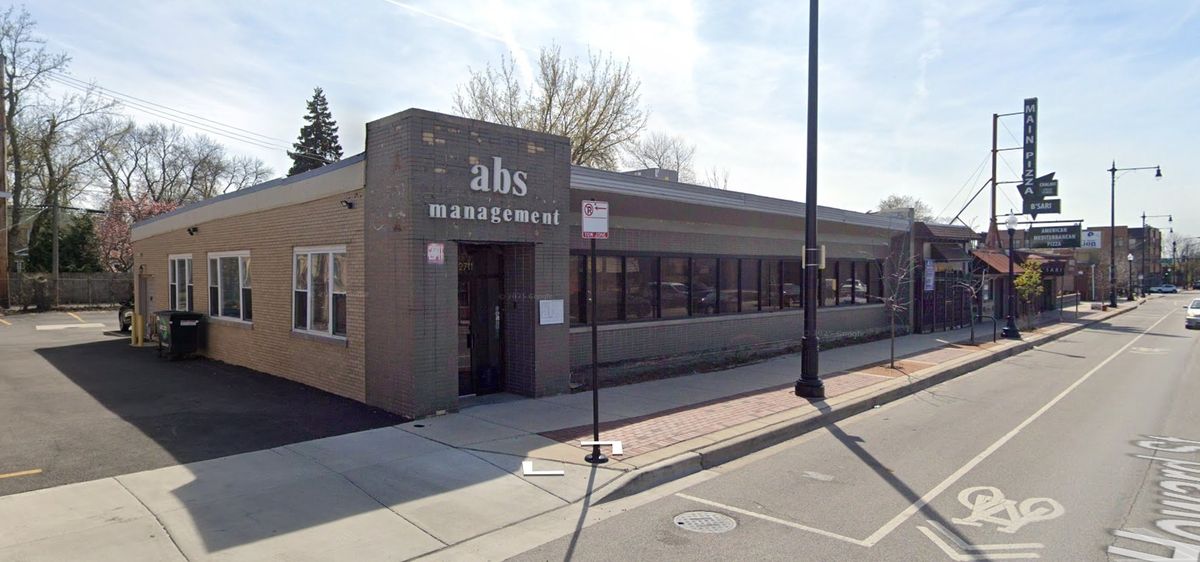 2711 Howard Street, Chicago, IL 60645