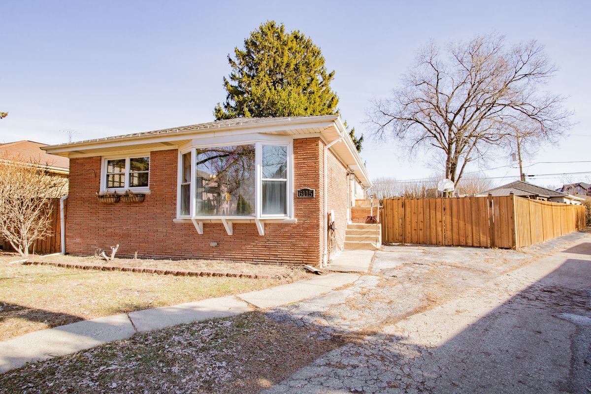 6115 Kildare Avenue, Chicago, IL 60646