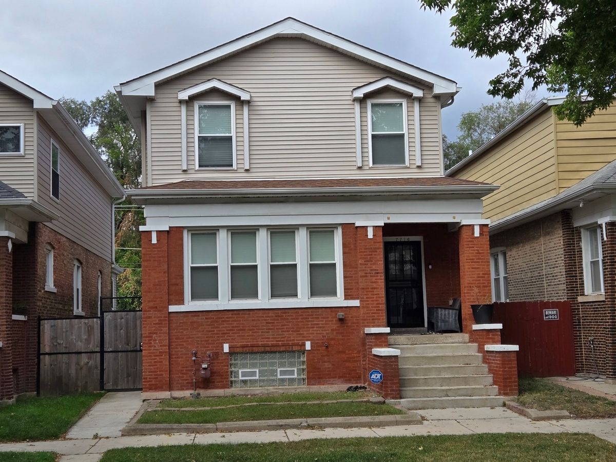 7716 Paxton Avenue, Chicago, IL 60649