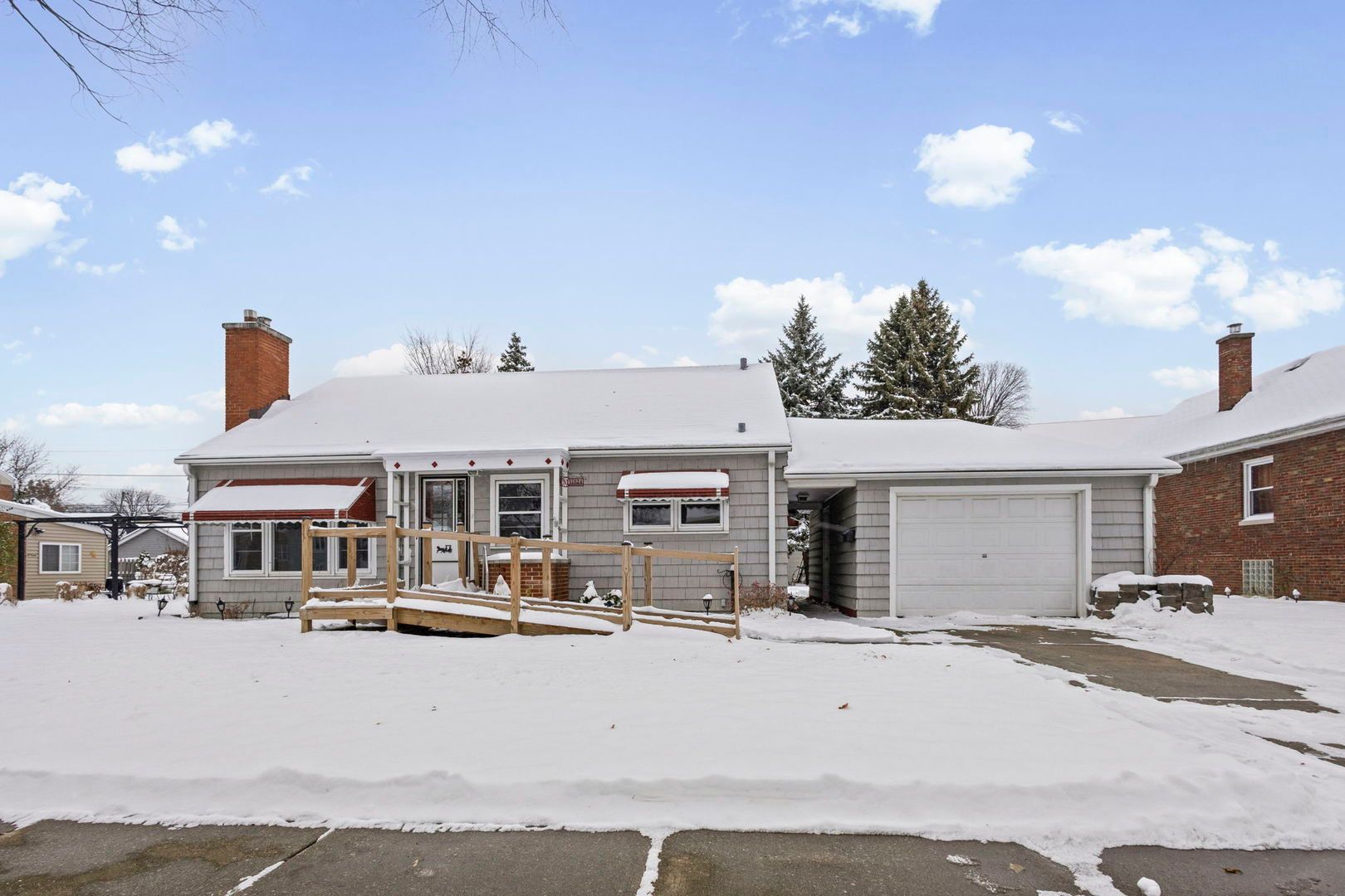 7824 W 66th Place — Bedford Park, IL 60501