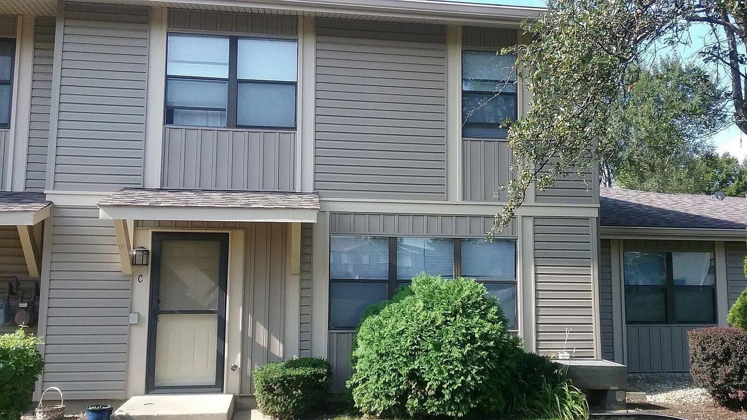 5715 Dutch Mill Court #C — Hanover Park, IL 60133