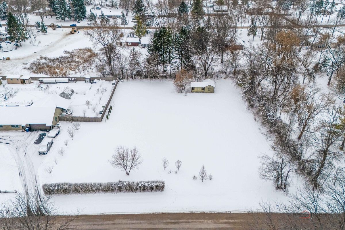 16655 Applewood Court, Gurnee, IL 60031