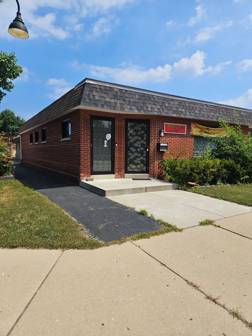 2621 Elisha Avenue — Zion, IL 60099