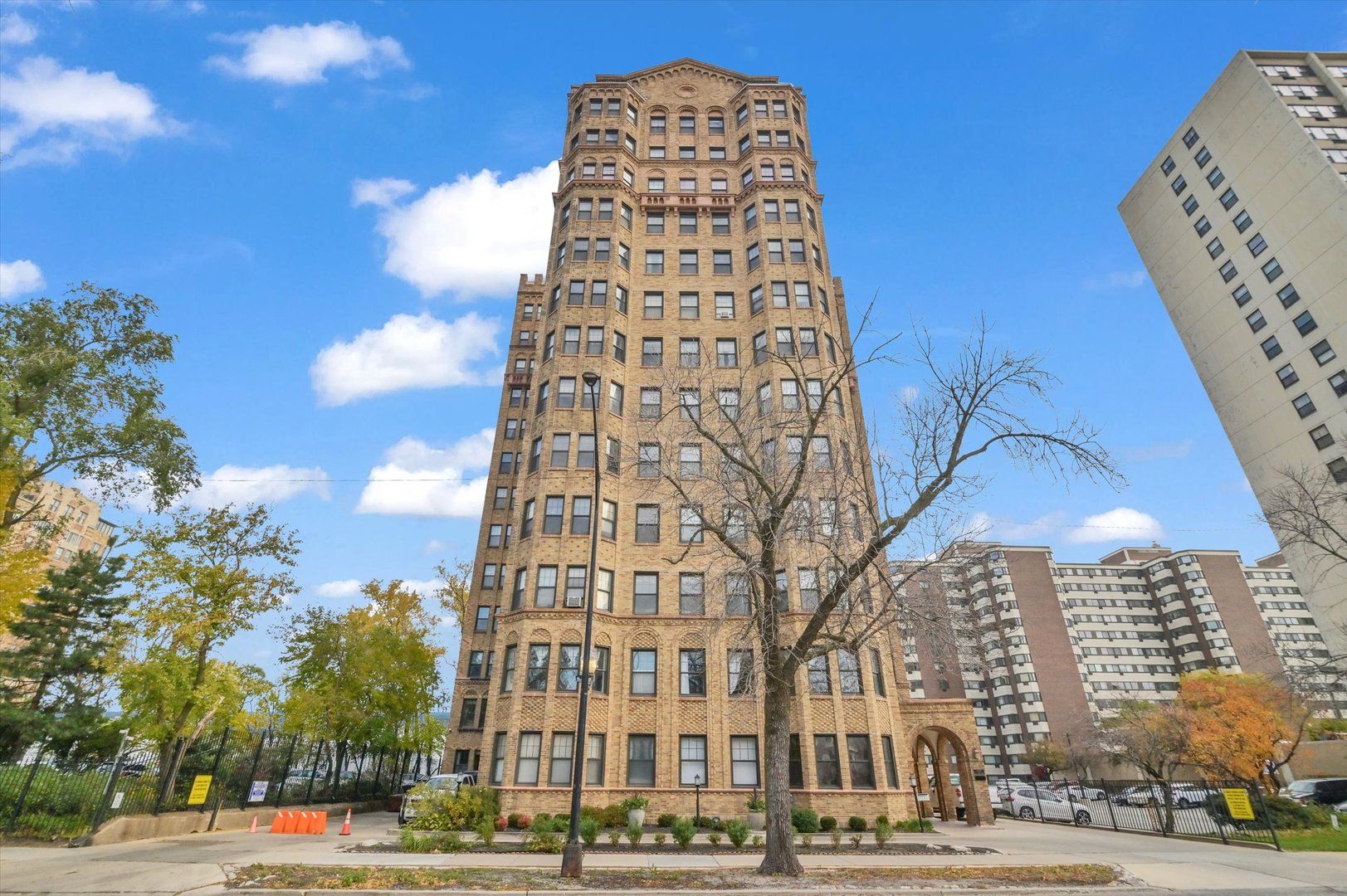 7321 S SOUTH SHORE Drive #7F — Chicago, IL 60649