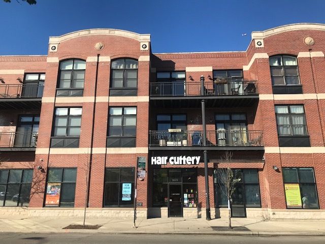 1675 N Milwaukee Avenue — Chicago, IL 60647