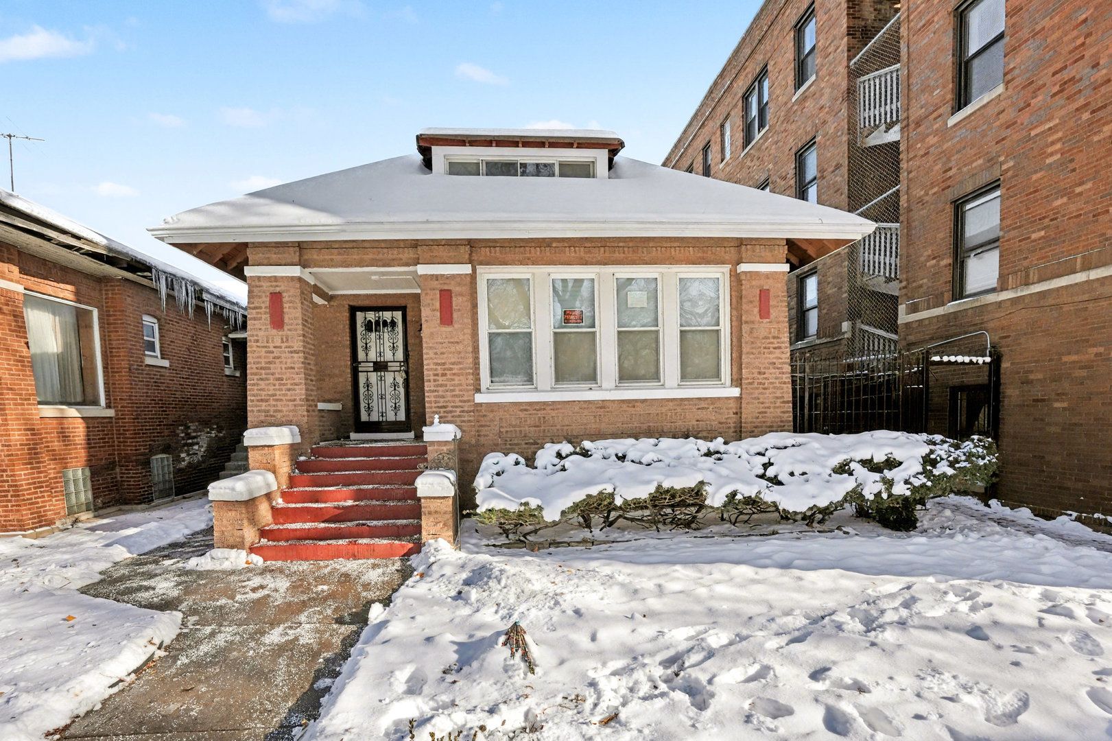 7449 S Bennett Avenue — Chicago, IL 60649