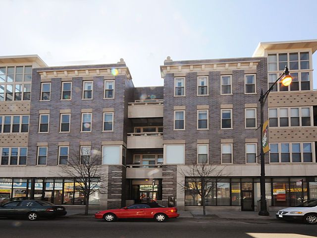 3111 W Lawrence Avenue #D202 — Chicago, IL 60625