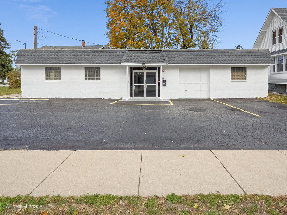 351 York Road, Elmhurst, IL 60126