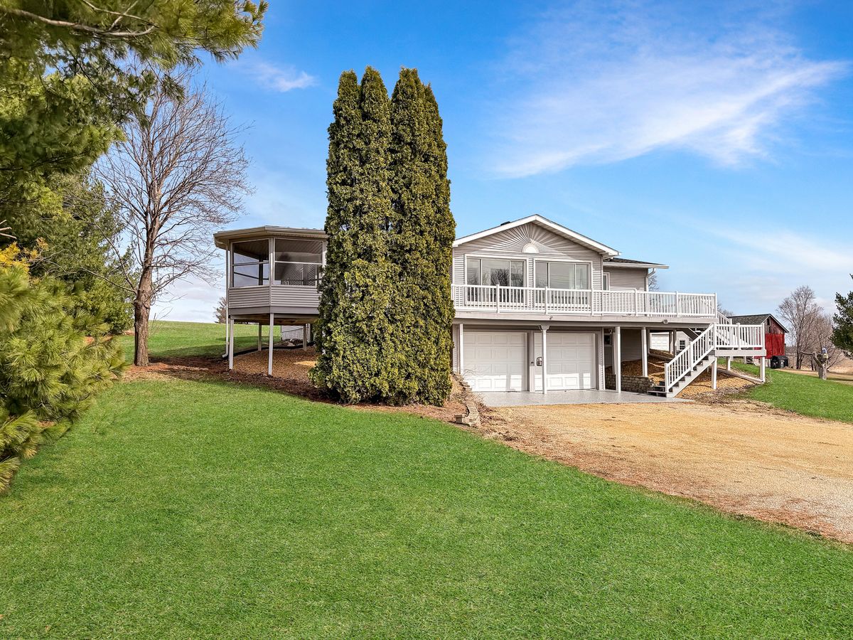 7980 Ridott Road, Ridott, IL 61067