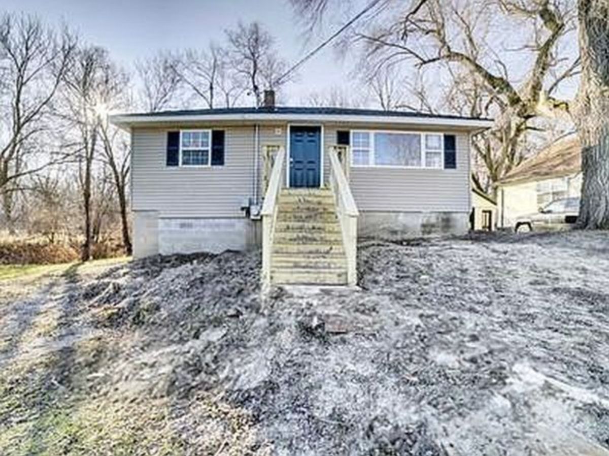 379 North Street, Watseka, IL 60970