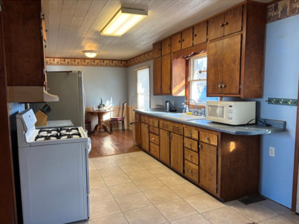 201 S Carson Street, Long Point, IL 61333