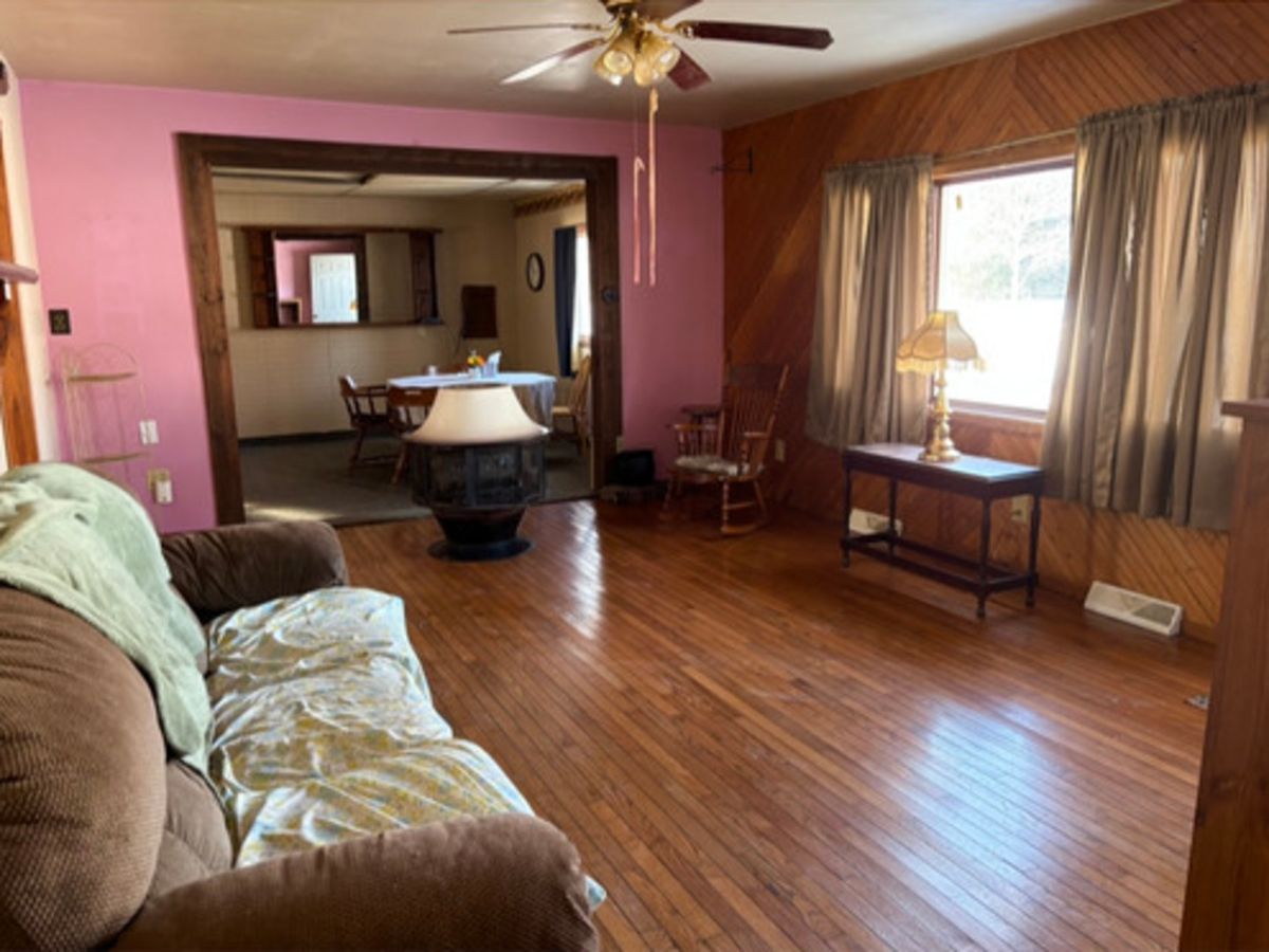 201 S Carson Street, Long Point, IL 61333