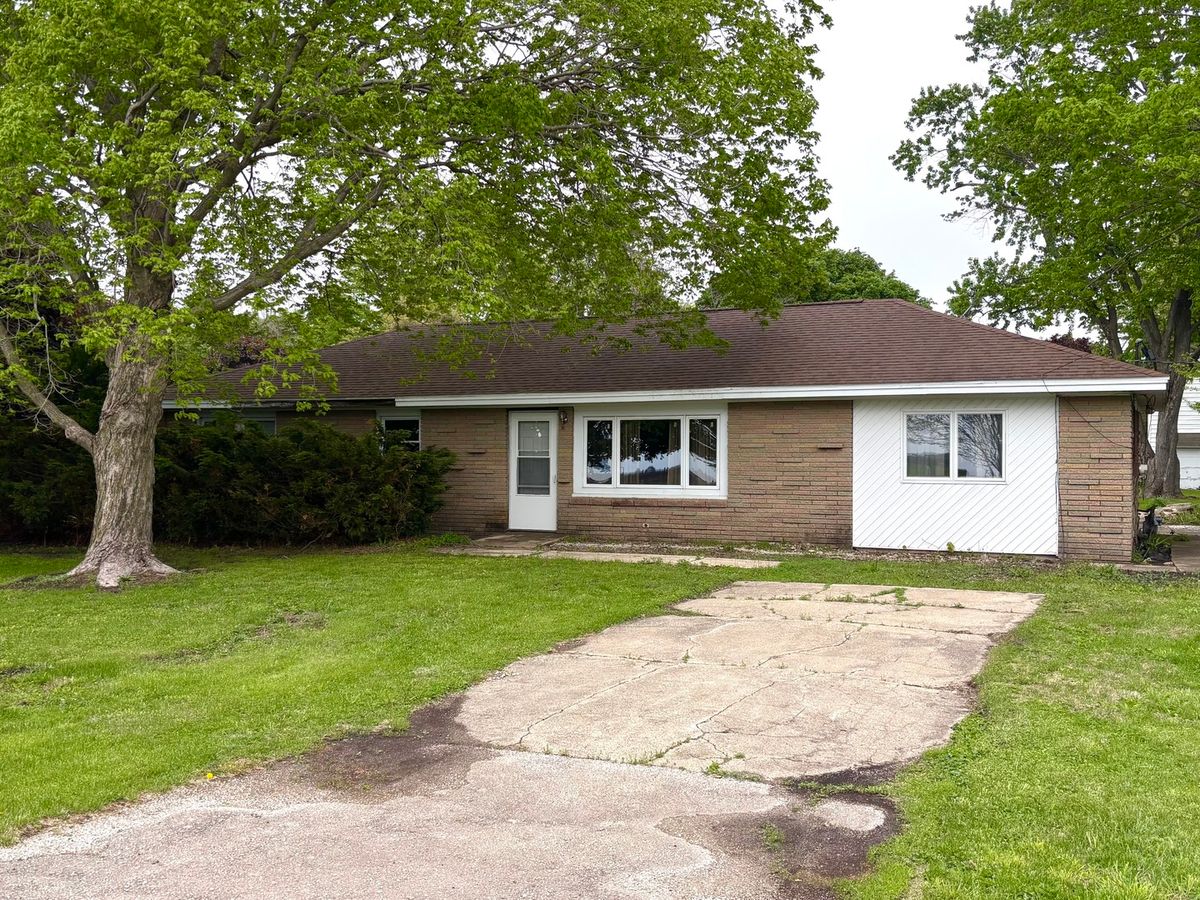 201 S Carson Street, Long Point, IL 61333