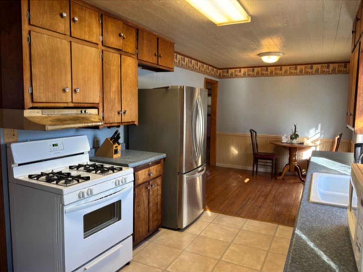 201 S Carson Street, Long Point, IL 61333