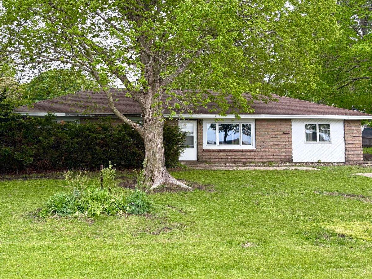 201 S Carson Street, Long Point, IL 61333