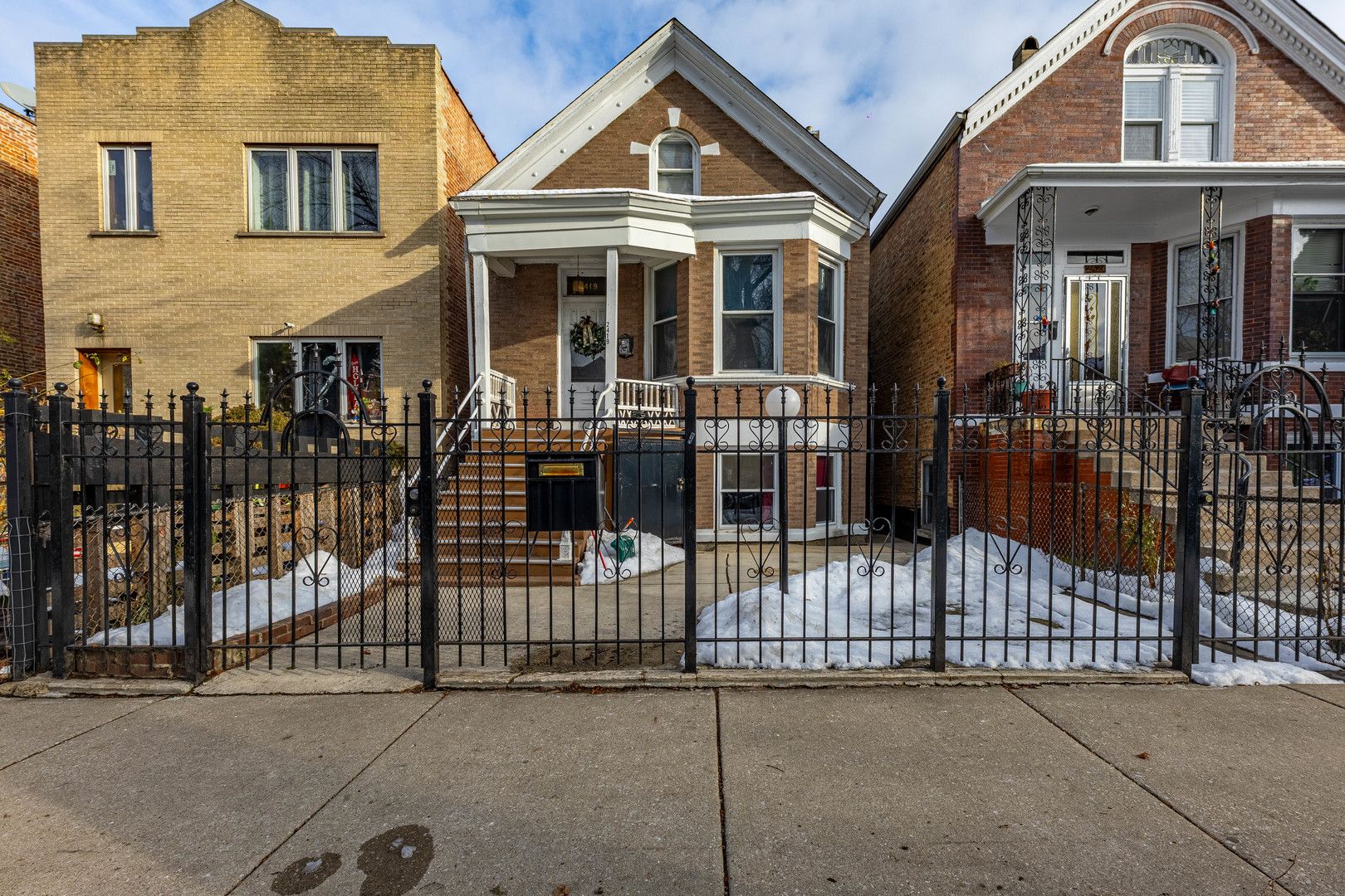2419 S Ridgeway Avenue — Chicago, IL 60623