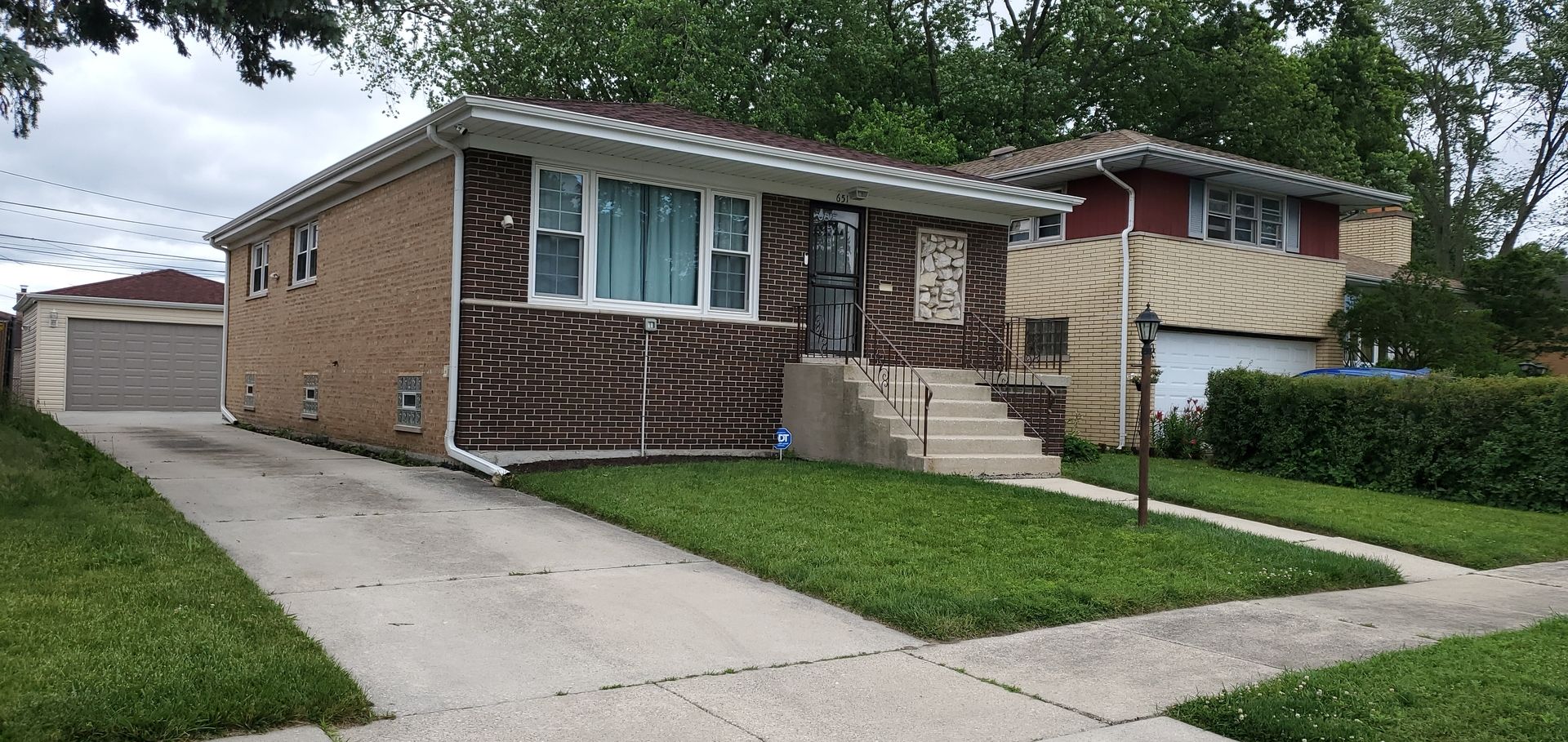 651 Bensley Avenue — Calumet City, IL 60409