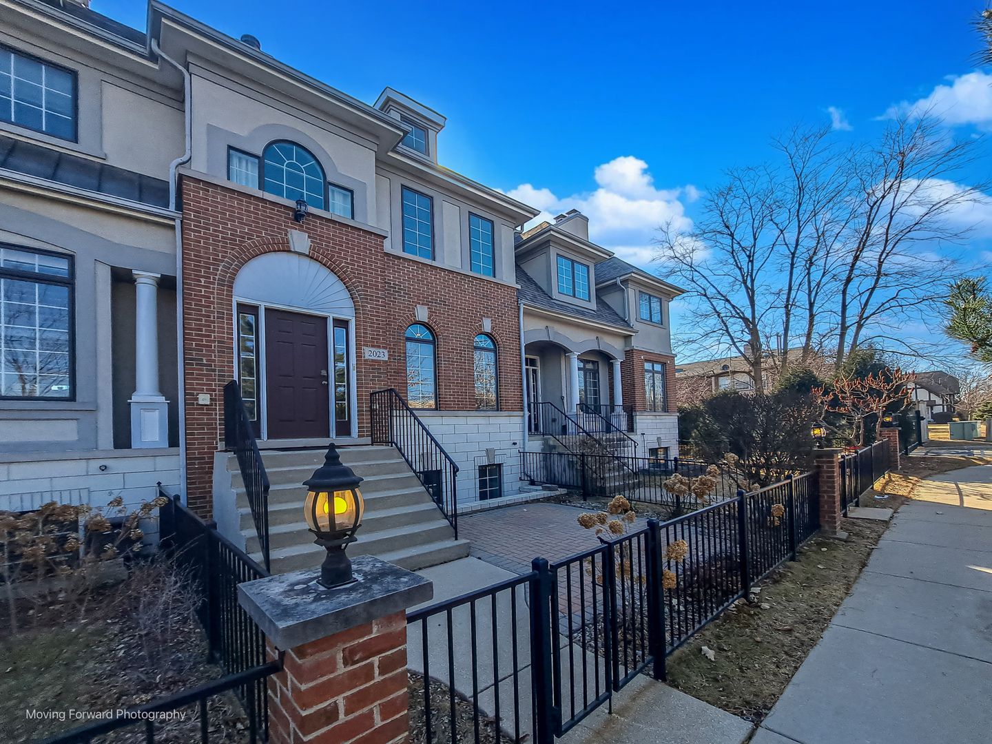 2023 Alta Vista Court — Naperville, IL 60563