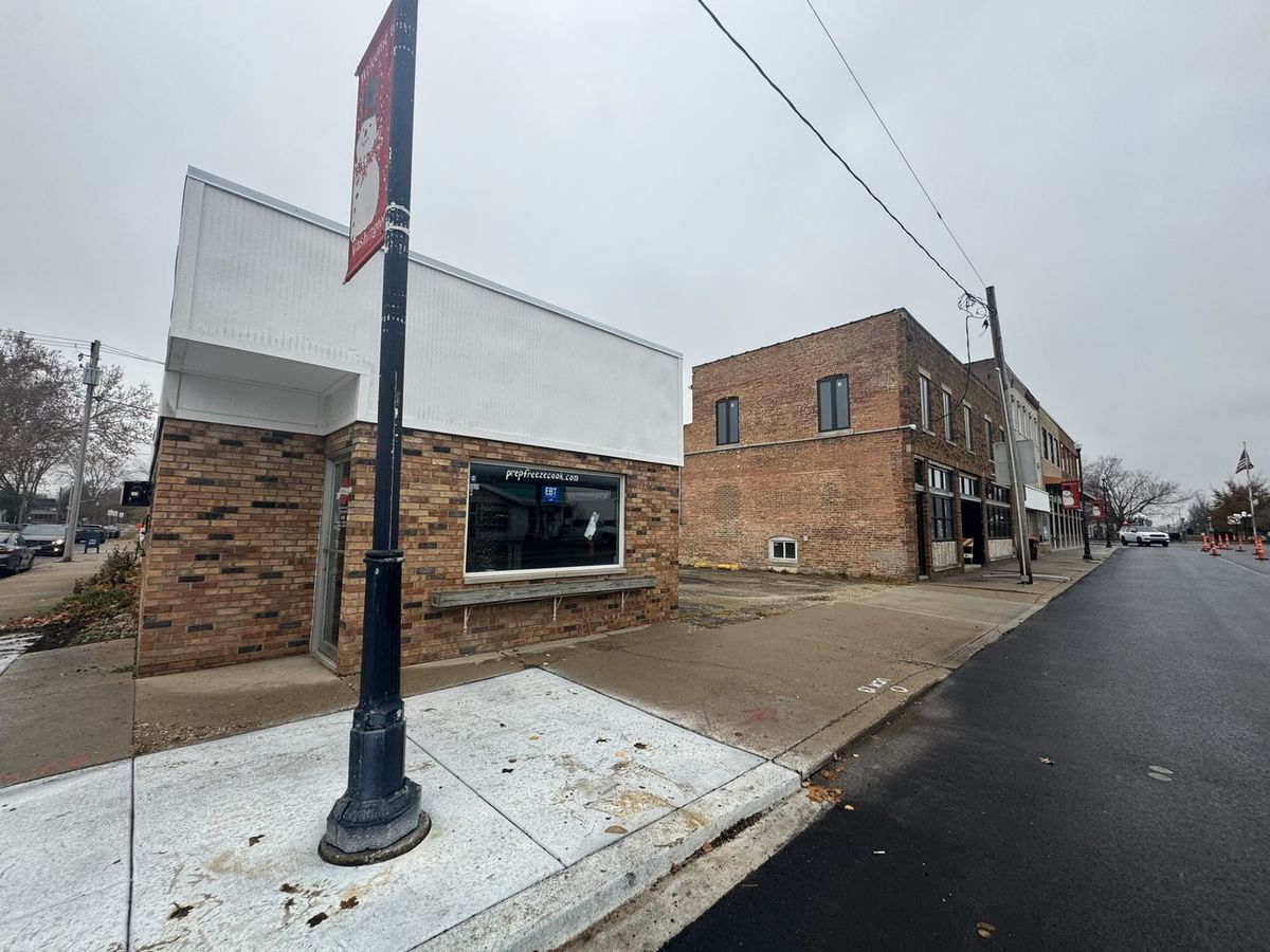 126 Walnut Street, Washington, IL 61571