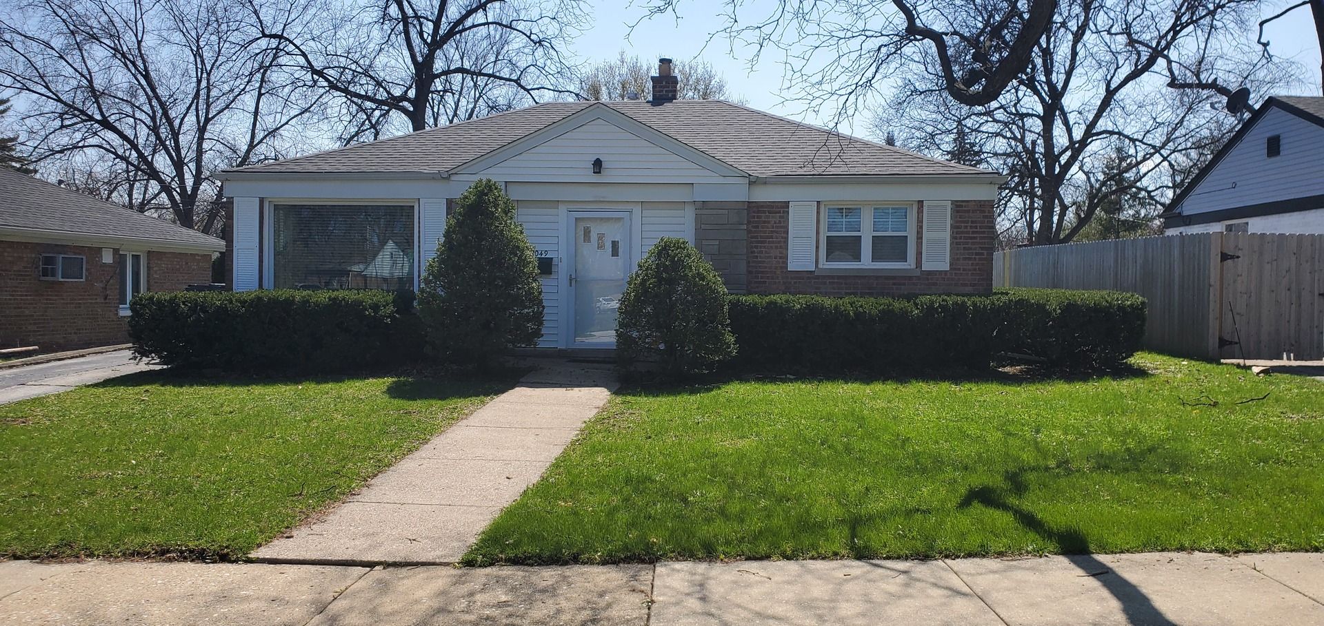2049 Magnolia Road — Homewood, IL 60430